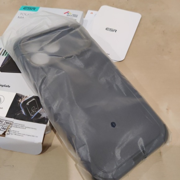 ESR for iPhone 17 Pro Max Case with Stash Stand 7X Military-Grade Drop Protec... - Picture 4 of 8